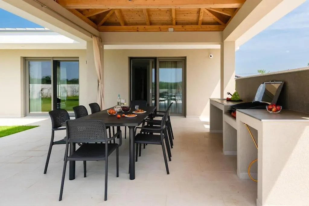 Villa Rhea, Marcana 0*,  Croatia