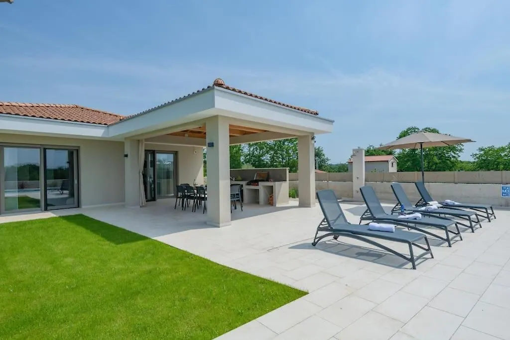 Villa Rhea, Marcana