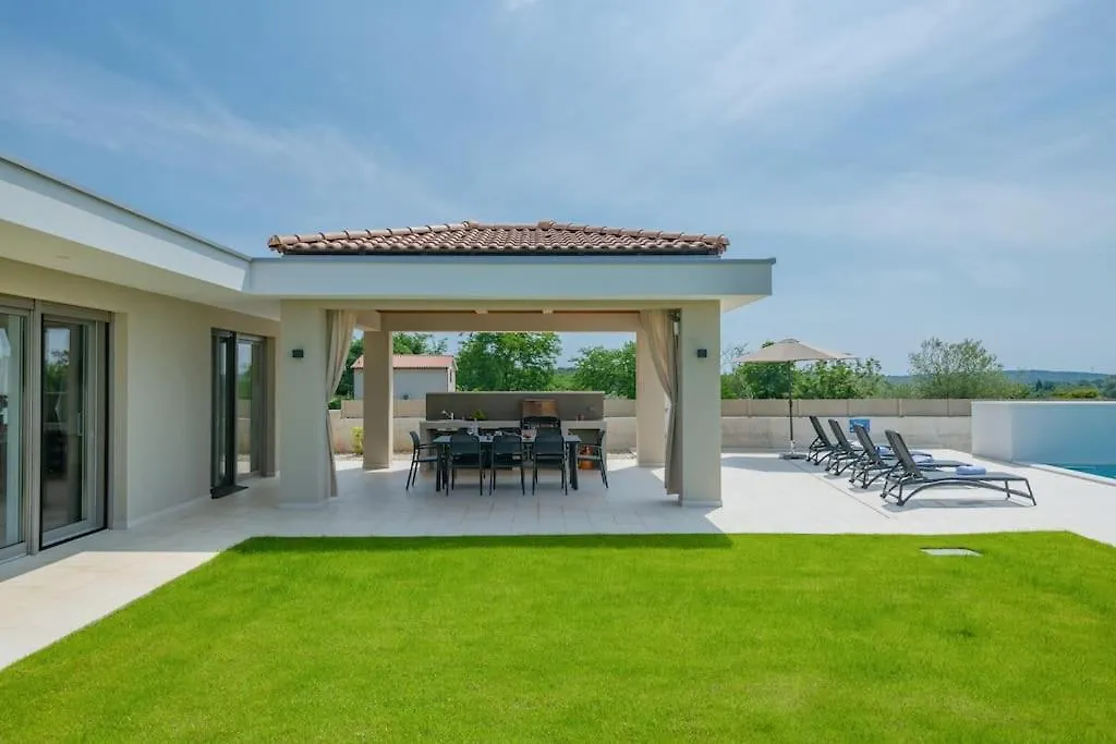 Villa Rhea, Marcana