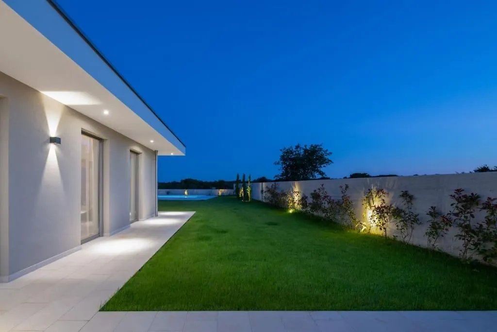 Villa Rhea, Marcana